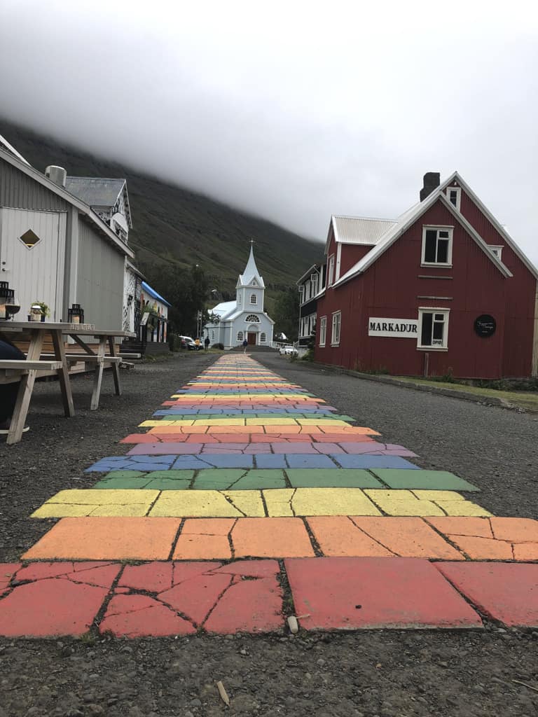 Rainbow road deals iceland