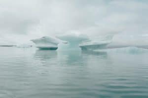 glacier kayaking in Jökulsárlón